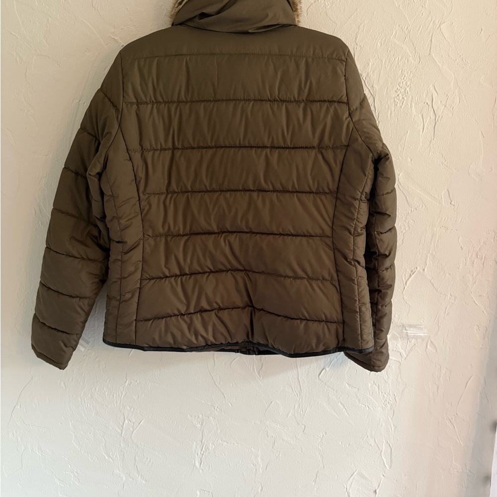 Old Navy Women's Brown Puffer Jacket with Faux Fur Collar - Picture 3 of 4